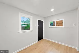 6347 Grays Ave, Philadelphia, PA 19142 - Photo 10