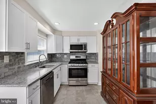 6926 Grosbeak Pl, Philadelphia, PA 19142 - Photo 4