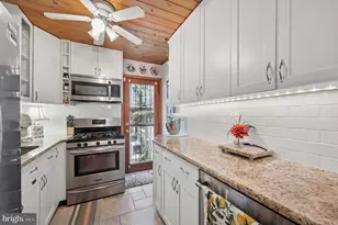 1208 St James St, Philadelphia, PA 19107 - Photo 6