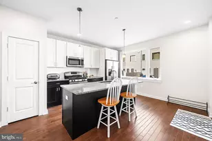 1640 N 5th Ct, Philadelphia, PA 19122 - Photo 2