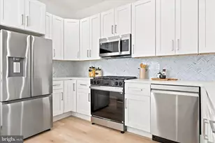 2119 Tasker St, Philadelphia, PA 19145 - Photo 6