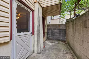917 S 10th St, Philadelphia, PA 19147 - Photo 10