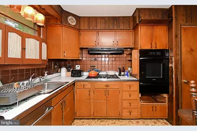 8906 Alicia Street, Philadelphia, PA 19115 - Photo 10