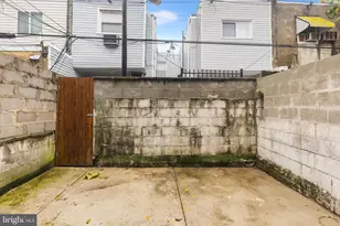 2032 S Beechwood St, Philadelphia, PA 19145 - Photo 16