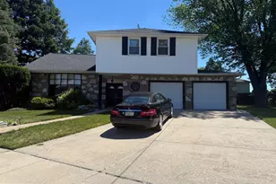 123 Almatt Dr, Philadelphia, PA 19115 - Photo 2