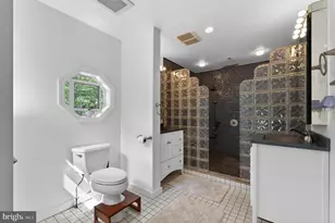 724 S Mt Pleasant Rd, Philadelphia, PA 19119 - Photo 10