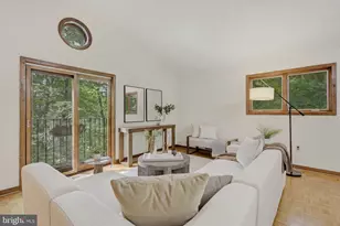 733 Cornelia Pl, Philadelphia, PA 19118 - Photo 10