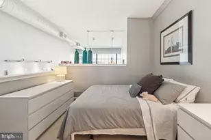 2429 Locust St, Philadelphia, PA 19103 - Photo 26