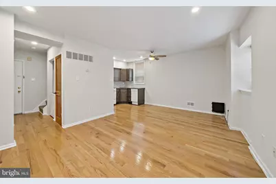 2401 S 11th Street #2ND FL FRONT, Philadelphia, PA 19148 - Photo 2