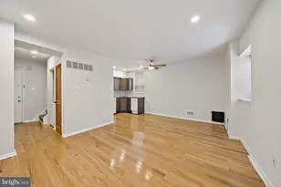2401 S 11th St, Philadelphia, PA 19148 - Photo 2