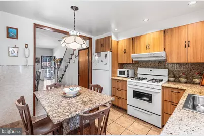 2439 S Rosewood Street, Philadelphia, PA 19145 - Photo 10