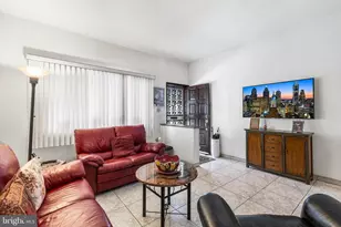 2439 S Rosewood St, Philadelphia, PA 19145 - Photo 4