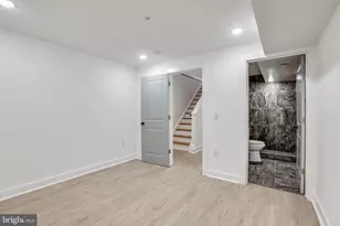 922 W Arizona St, Philadelphia, PA 19133 - Photo 10