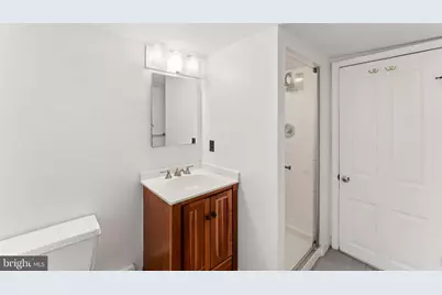 327 Lawrence Court, Philadelphia, PA 19106 - Photo 14