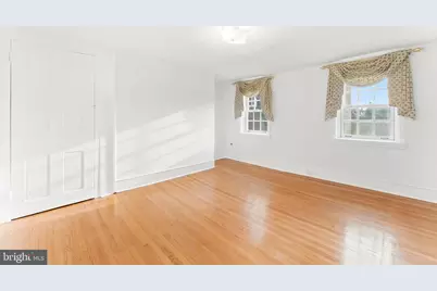 327 Lawrence Court, Philadelphia, PA 19106 - Photo 8