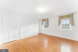 327 Lawrence Ct, Philadelphia, PA 19106 - Photo 8