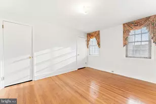 327 Lawrence Ct, Philadelphia, PA 19106 - Photo 6