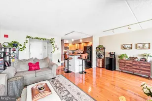 200 Lombard St, Philadelphia, PA 19147 - Photo 8
