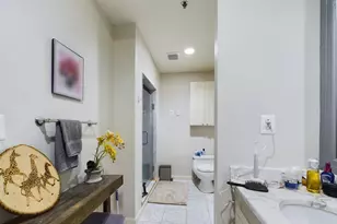 201 N 8th St, Philadelphia, PA 19106 - Photo 22