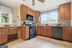 1020 Stanwood St, Philadelphia, PA 19111 - Photo 8