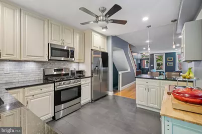 2021 Bainbridge Street, Philadelphia, PA 19146 - Photo 8