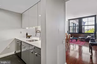 315 New St, Philadelphia, PA 19106 - Photo 12