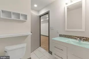 812 N 15th St, Philadelphia, PA 19130 - Photo 18