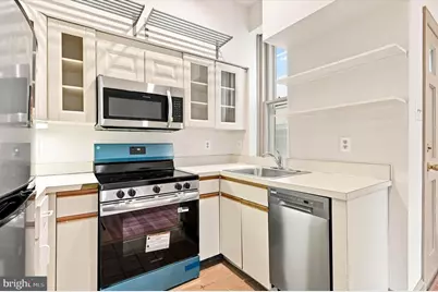 1529 Green Street #C, Philadelphia, PA 19130 - Photo 10
