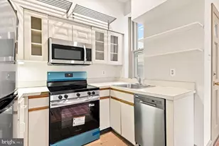 1529 Green St, Philadelphia, PA 19130 - Photo 10