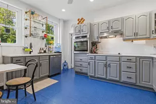 121 E Pleasant St, Philadelphia, PA 19119 - Photo 10