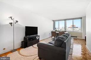 604 S Washington Square, Philadelphia, PA 19106 - Photo 1
