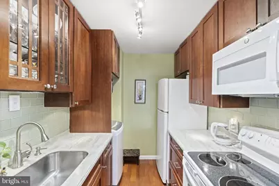 1901 John F Kennedy Boulevard #924, Philadelphia, PA 19103 - Photo 6