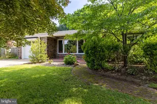 331 Crest Park Rd, Philadelphia, PA 19119 - Photo 4