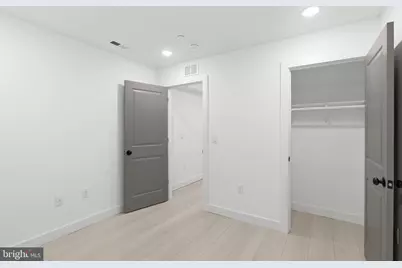 1032 W Orleans Street, Philadelphia, PA 19133 - Photo 12