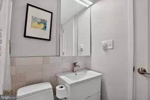 812 Lombard St, Philadelphia, PA 19147 - Photo 18
