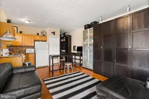 2520 S Iseminger St, Philadelphia, PA 19148 - Photo 4