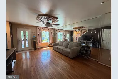 810 N Park Avenue, Philadelphia, PA 19123 - Photo 4