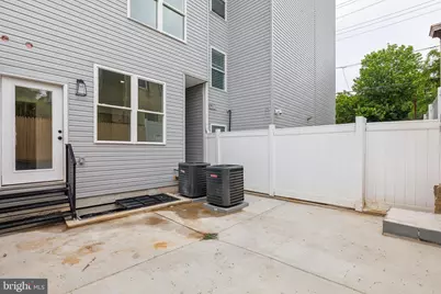 417 W Cumberland Street, Philadelphia, PA 19133 - Photo 20