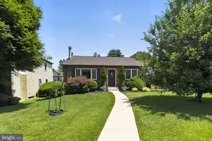 908 Ronnie Cir, Philadelphia, PA 19128 - Photo 2
