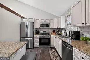 908 Ronnie Cir, Philadelphia, PA 19128 - Photo 14