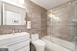 1729 Carpenter St, Philadelphia, PA 19146 - Photo 10