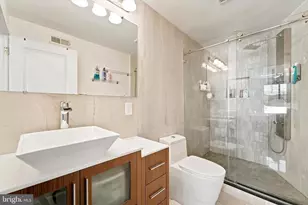 1729 Carpenter St, Philadelphia, PA 19146 - Photo 14
