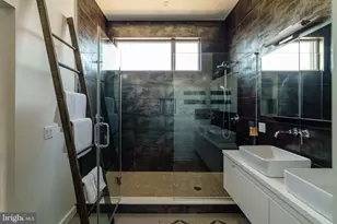 227 W George St, Philadelphia, PA 19123 - Photo 14