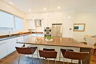 421 Wallace St, Philadelphia, PA 19123 - Photo 2