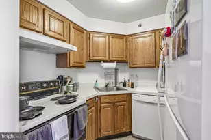 2020 Walnut St, Philadelphia, PA 19103 - Photo 4