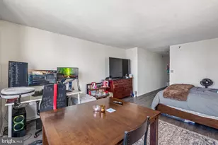 2020 Walnut St, Philadelphia, PA 19103 - Photo 2