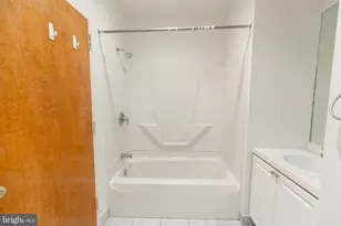 1411-3 Walnut St, Philadelphia, PA 19102 - Photo 24
