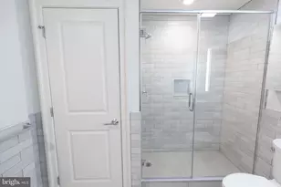 1411-6 Walnut St, Philadelphia, PA 19102 - Photo 12