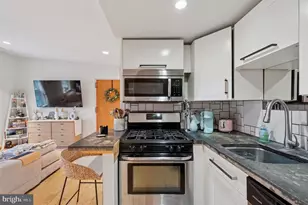 211 Christian St, Philadelphia, PA 19147 - Photo 10