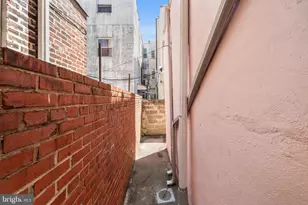 1010 Winton St, Philadelphia, PA 19148 - Photo 20